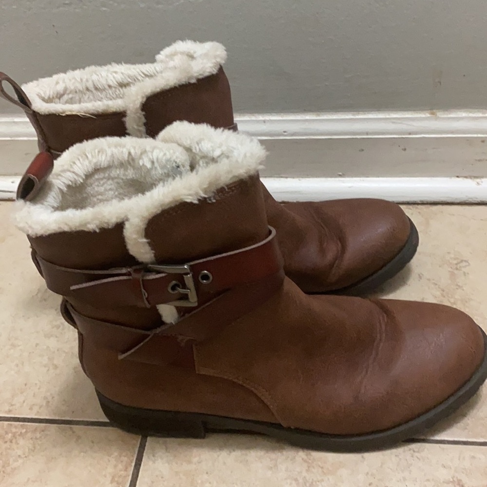 Botas - Picture 3 of 4